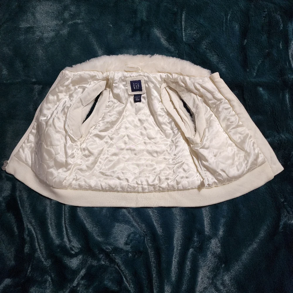 Baby GAP White Faux Fur Vest 18-24M‎